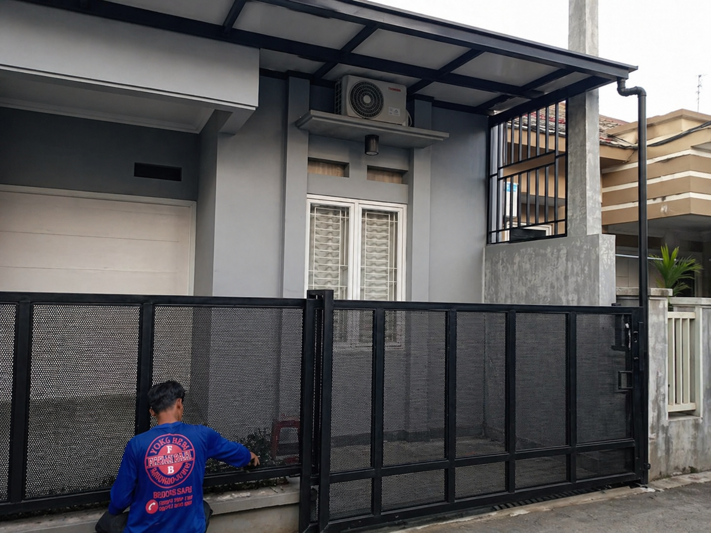 Perbaikan kanopi rumah